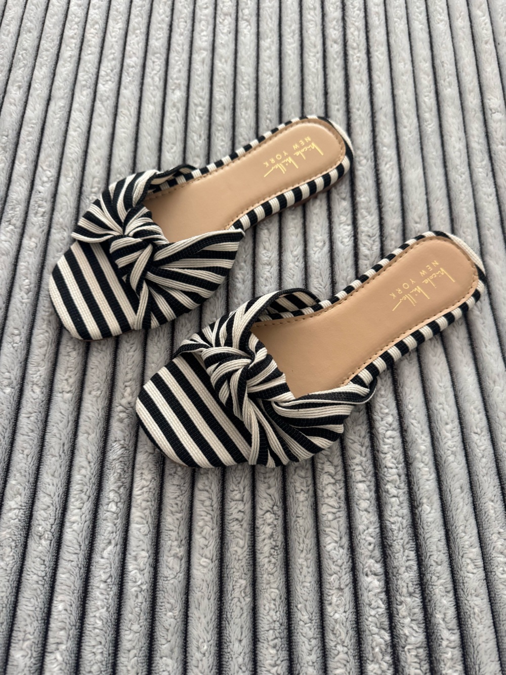 Nicole Miller Black & White Striped Knot Slide Mules 6.5